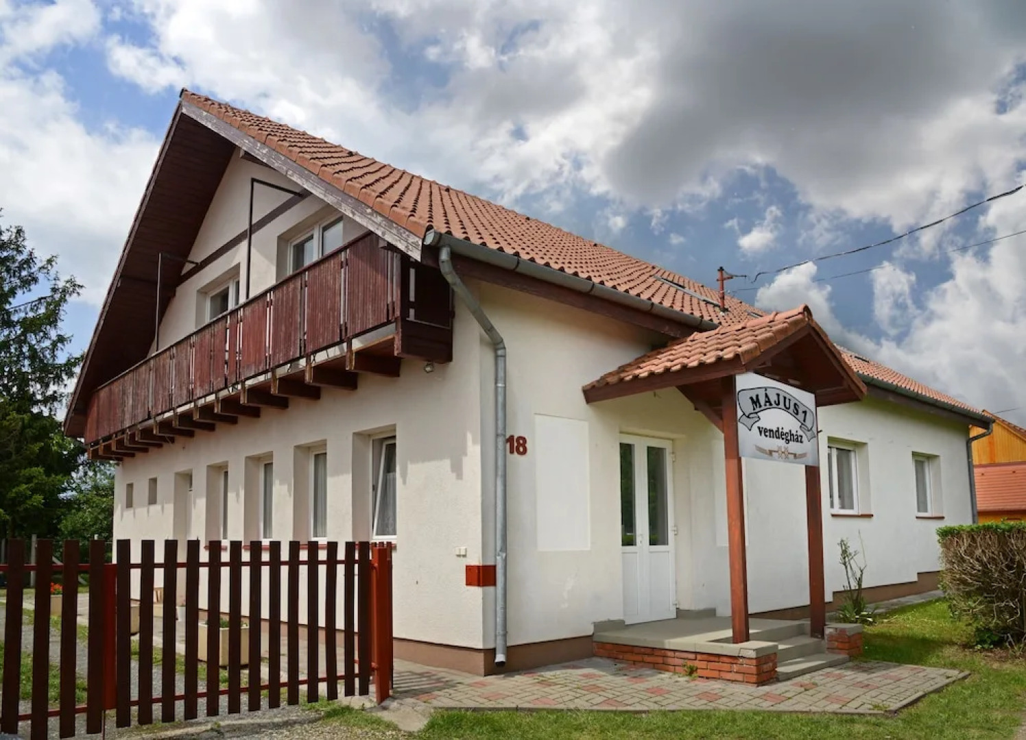 Május 1 Vendégház