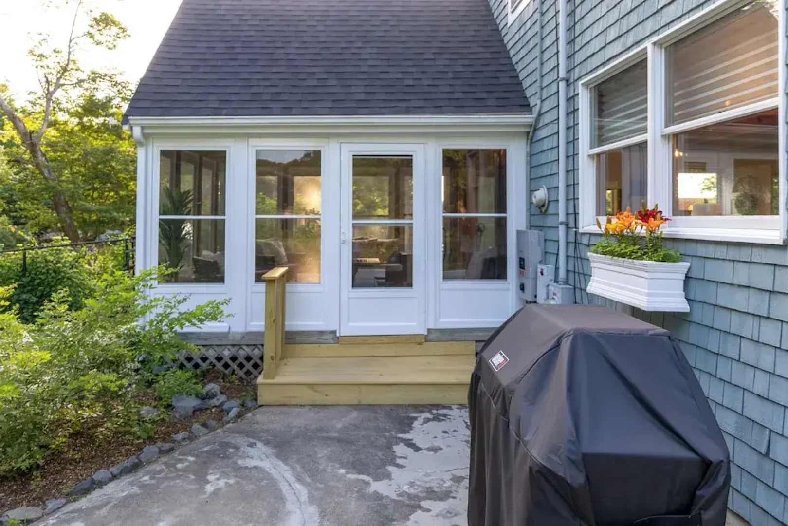 Private Pool & Screened Deck: Mashpee Home!