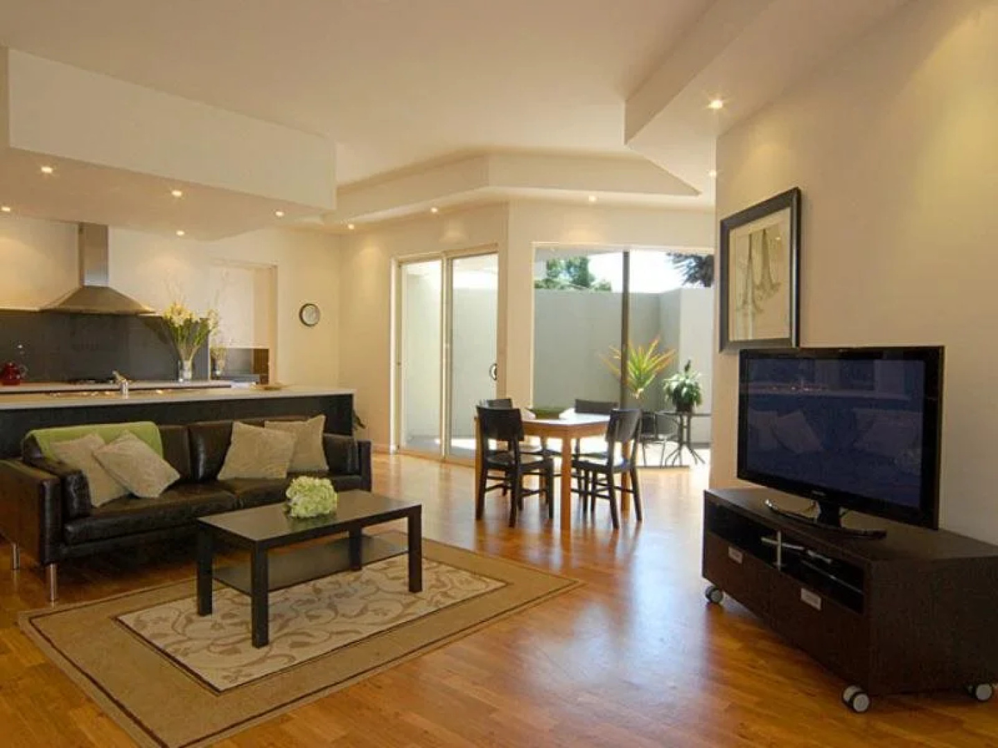 Courtyard Complex Serviced Apartments