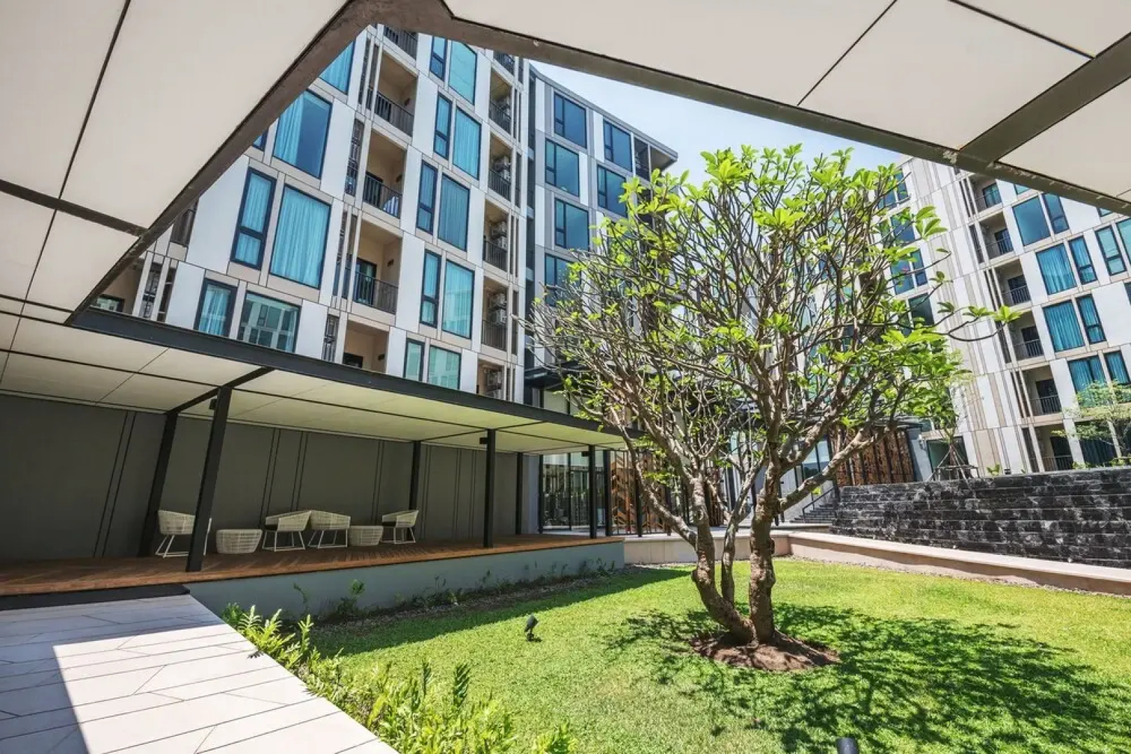 Favstay - The Base Uptown Phuket