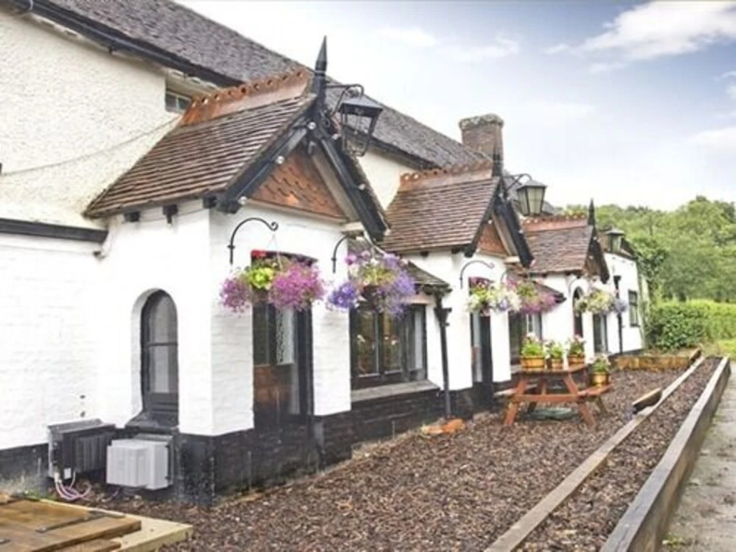 The May Garland Inn