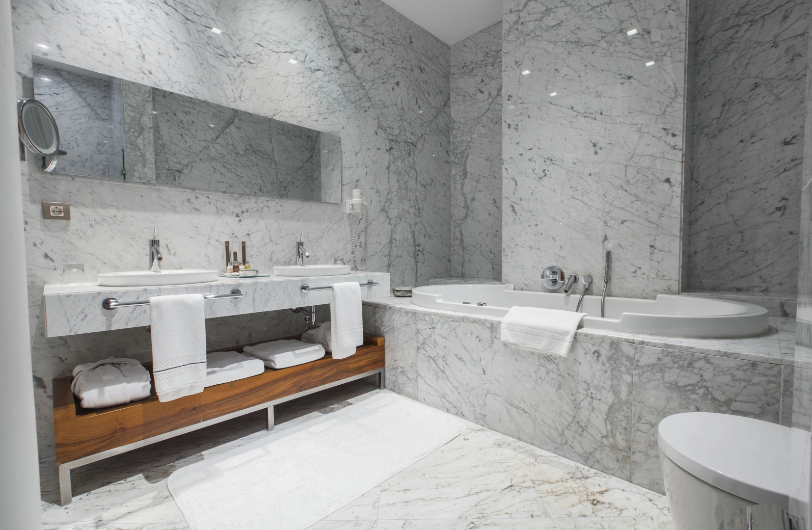 Tomtom Suites - Special Class