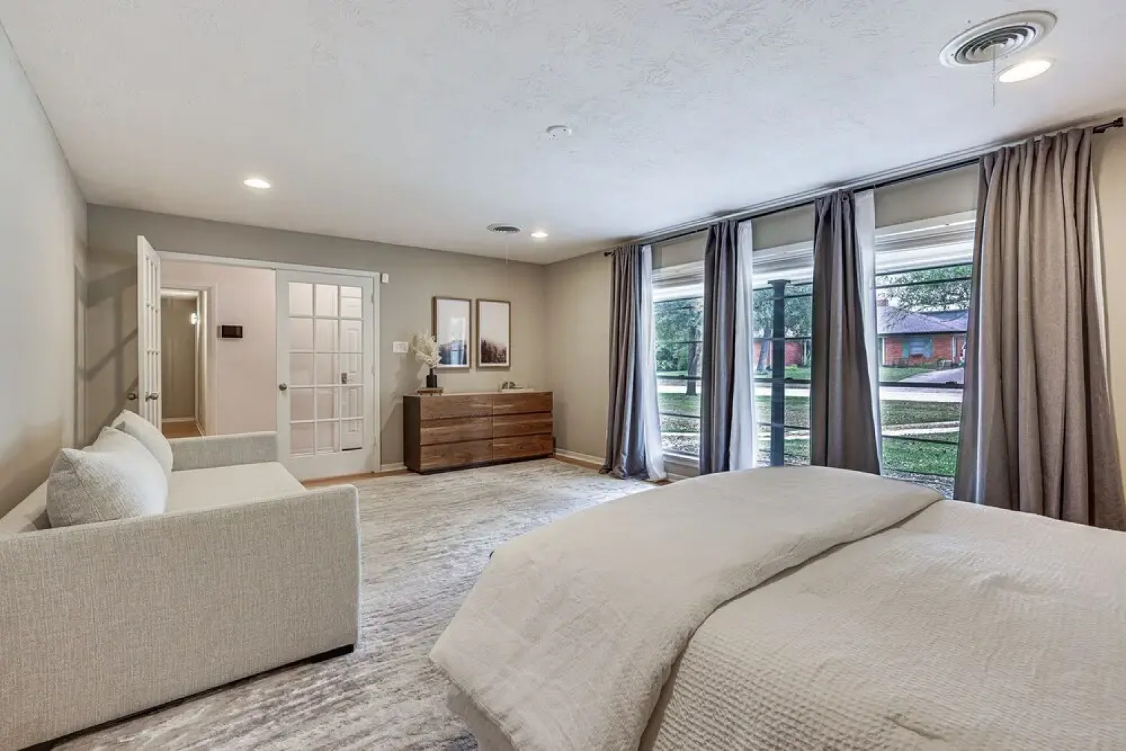 Spacious Bryan Home w/ Patio: 4 Mi to Downtown