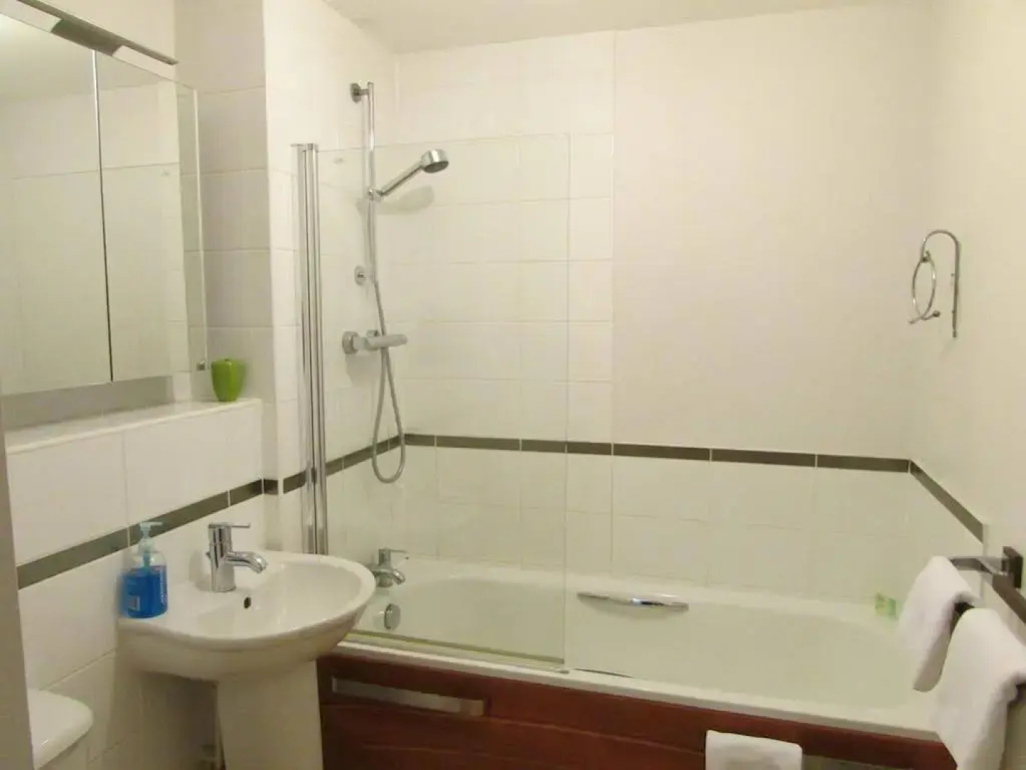 Cheltenham Plaza - Bliss Apartments