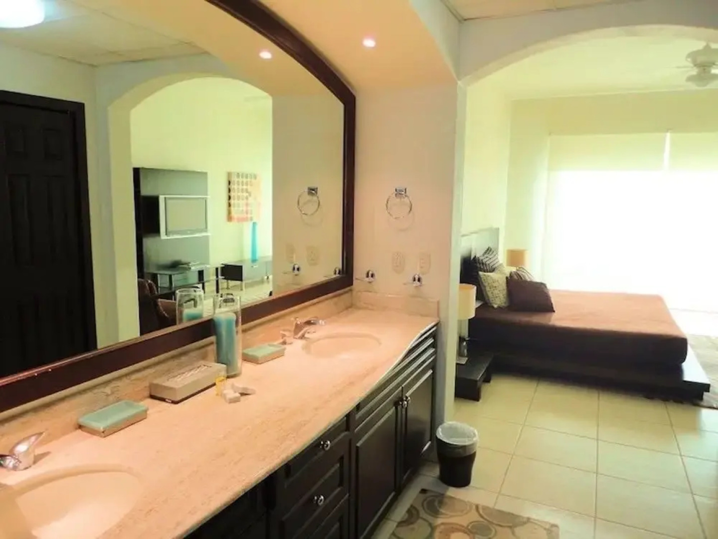 Unlimited Luxury Villas - Playa Royale Condo