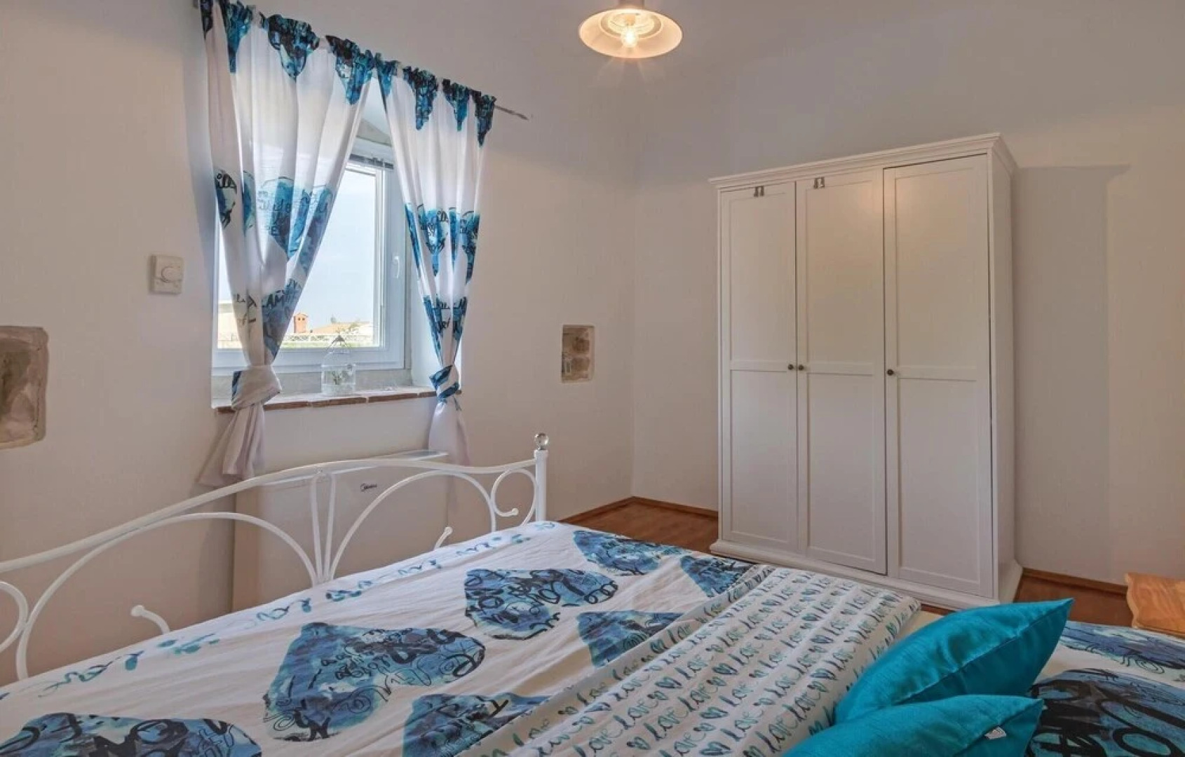 Awesome Home in Peruski With Wifi and 4 Bedrooms