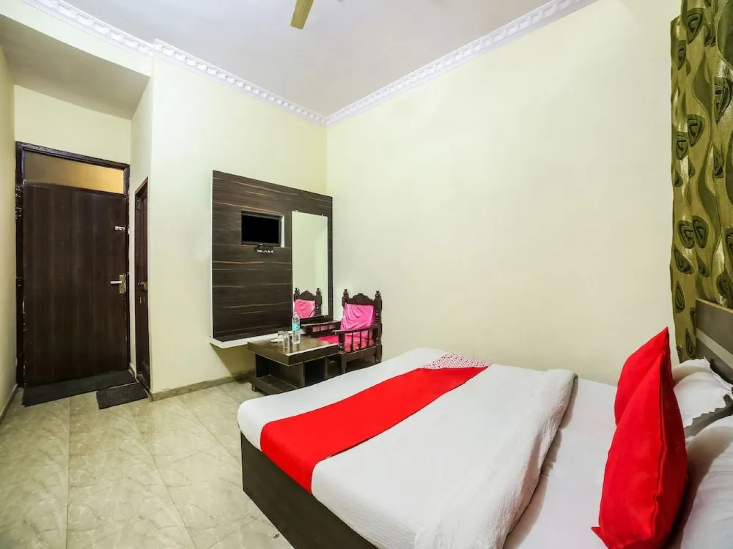 Oyo 36289 Hotel Maurvi