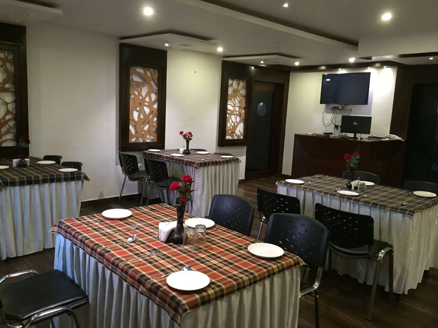 OYO Rooms Mall Road Cantonment