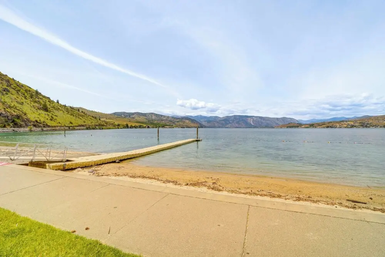 Steps to Lake Chelan: Condo w/ Resort Amenities!