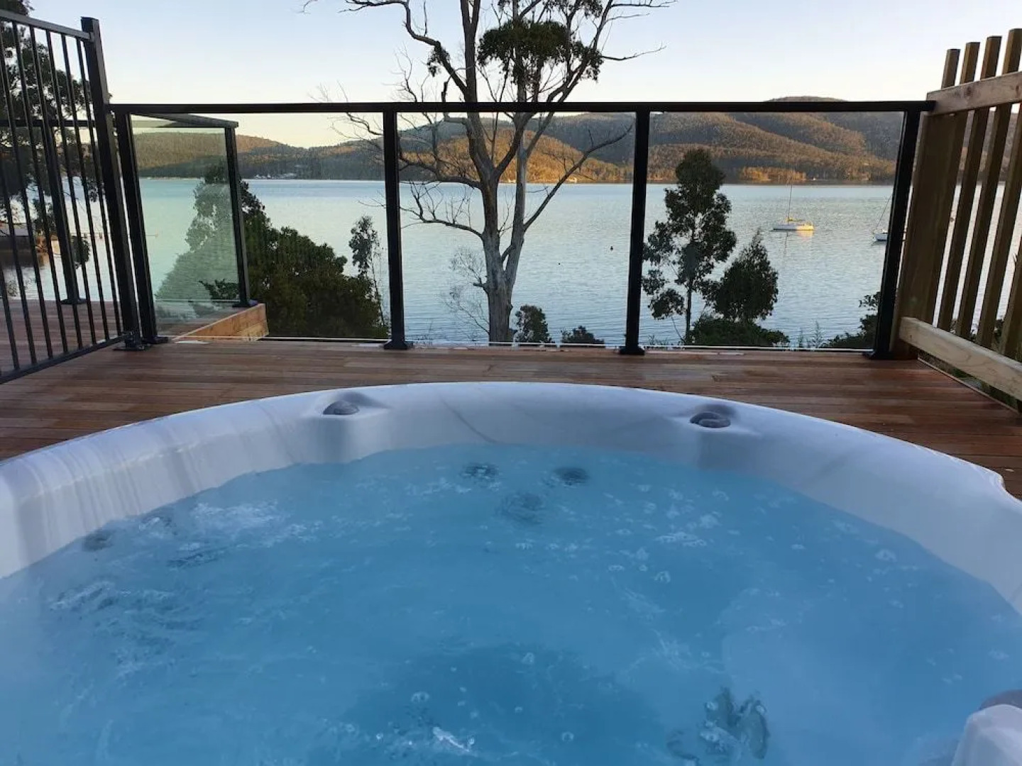 The Beach House- Essentially Tas Dover