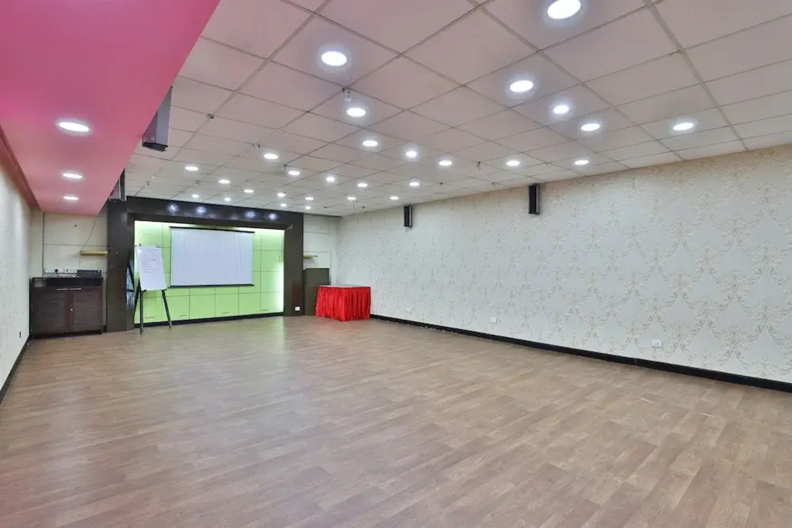 OYO 3975 Golden Star Country club