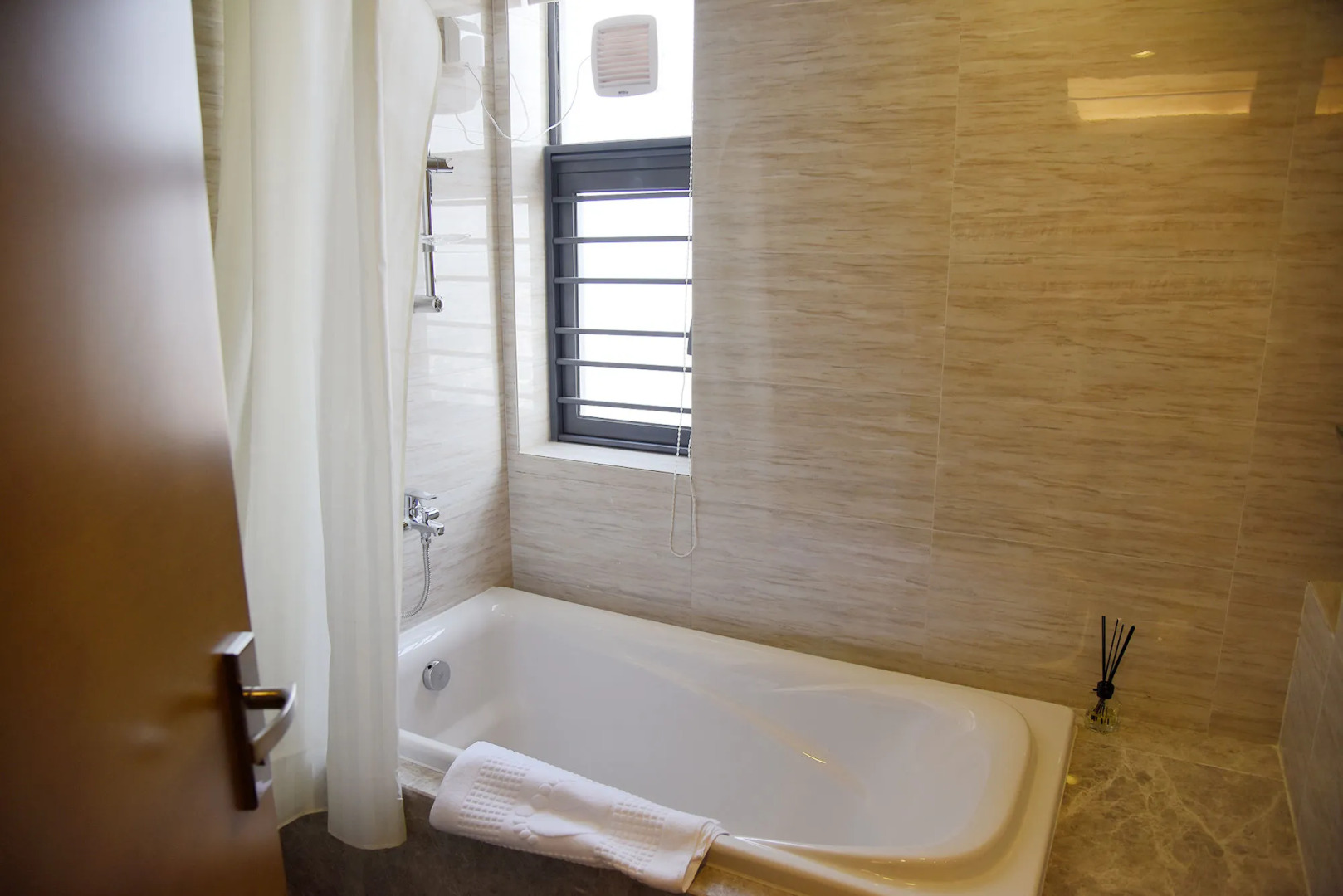 Yuwa Serviced ApartHotel