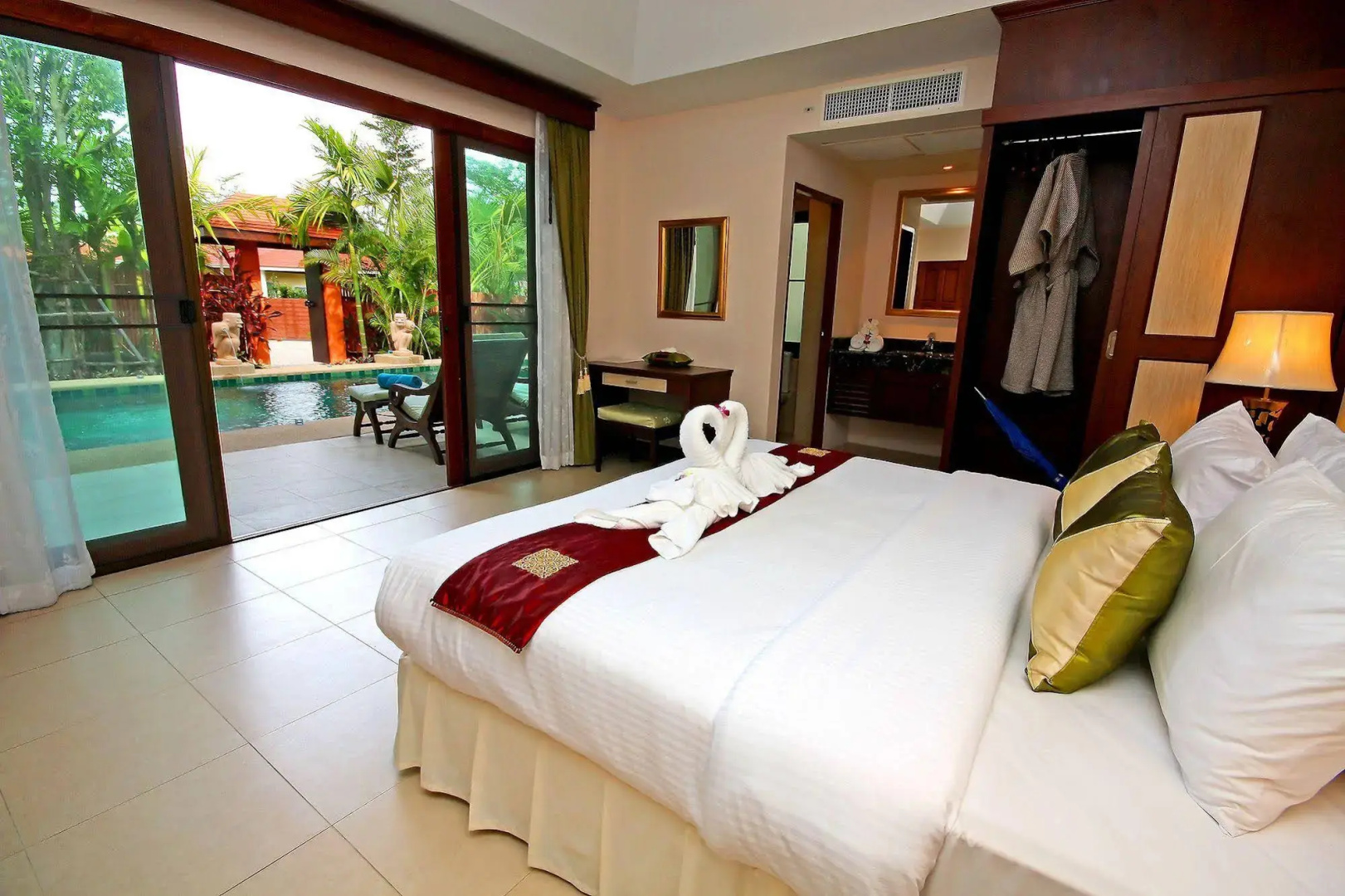 AT Pool Villa Resort