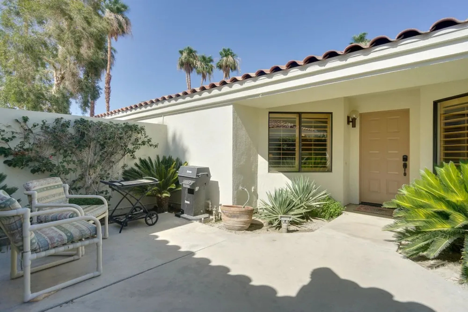 Golf Course View Condo by RedAwning