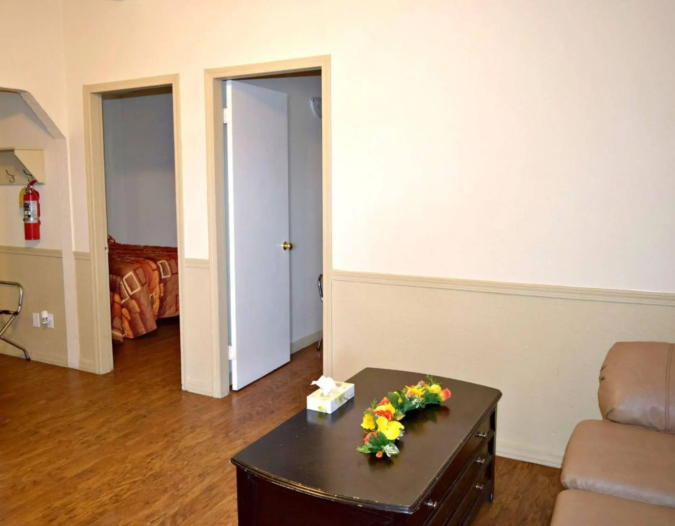 Centre Suites Inns Motel