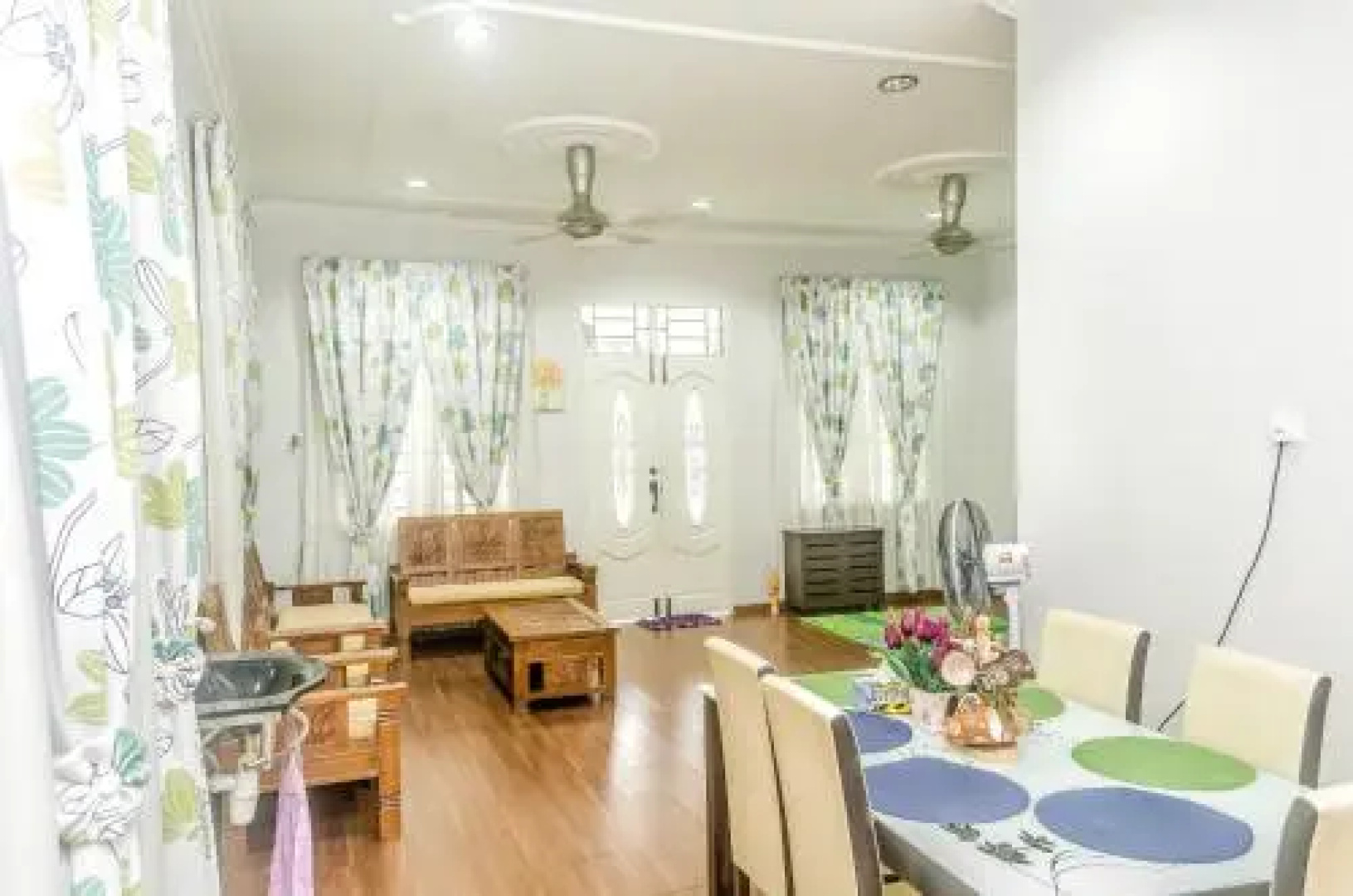 White Cottage Guest House