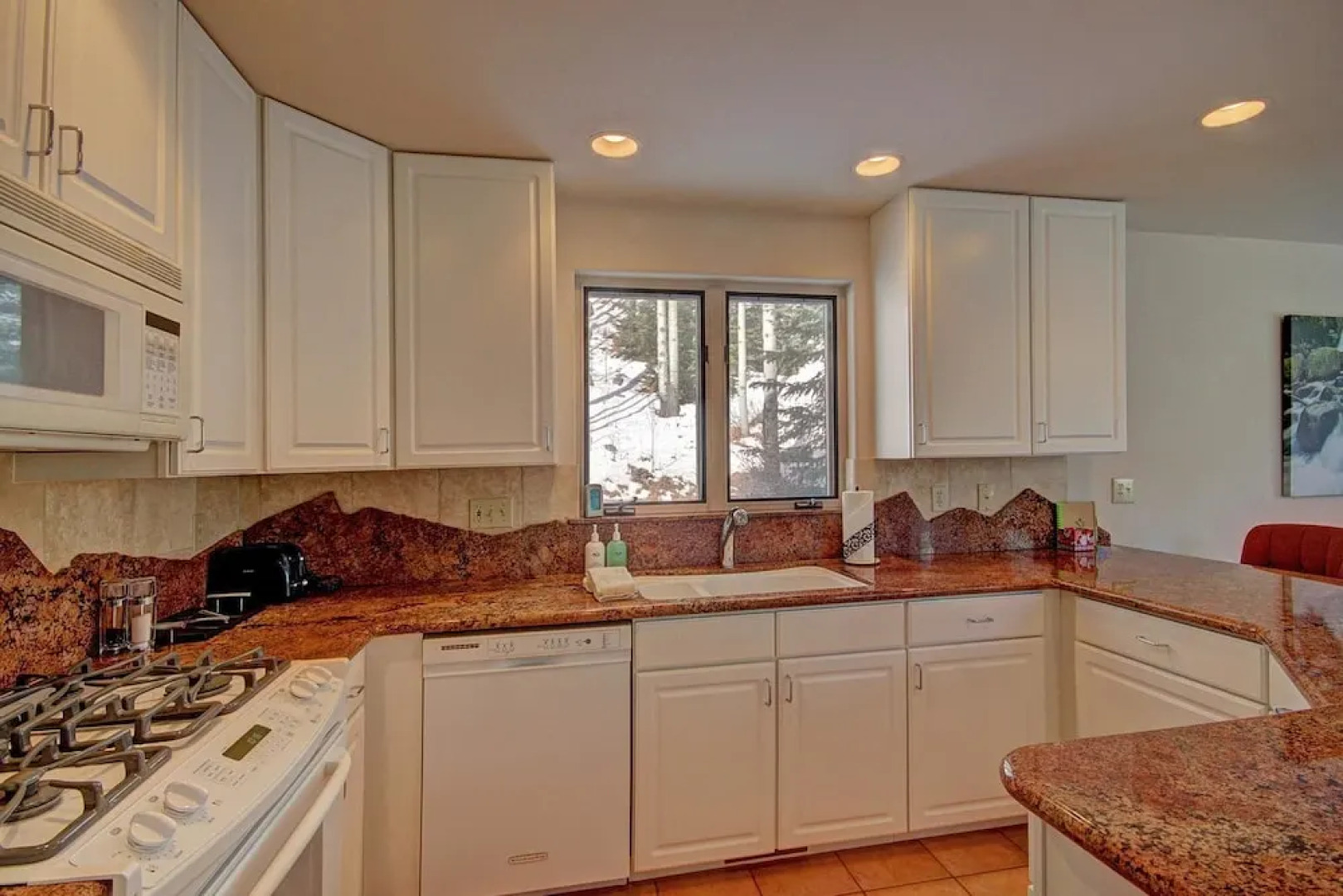 Aspen House 4 Bedroom Home by RedAwning