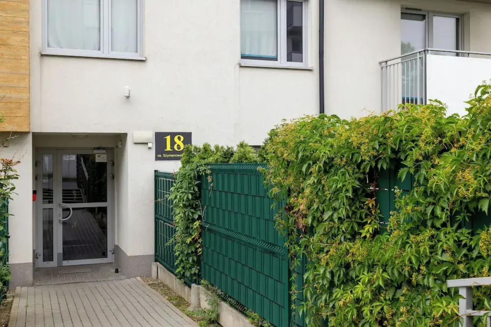 Air-conditioned Apartment by Renters