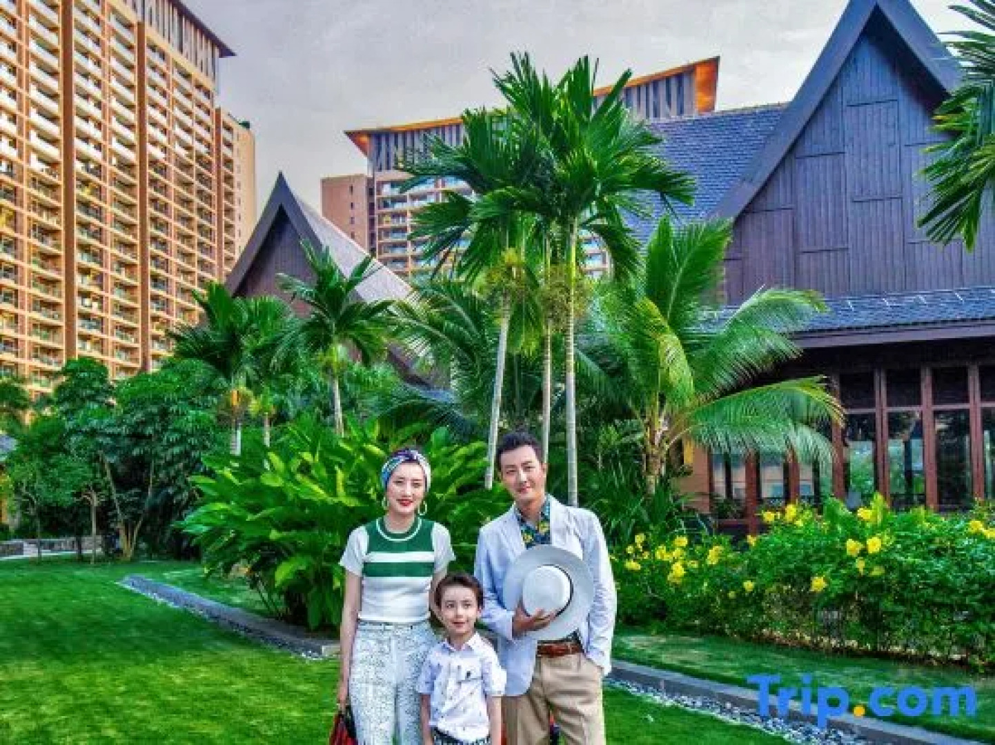 Mangrove Tree Resort World Sanya Bay - King and Queen Palm Towers