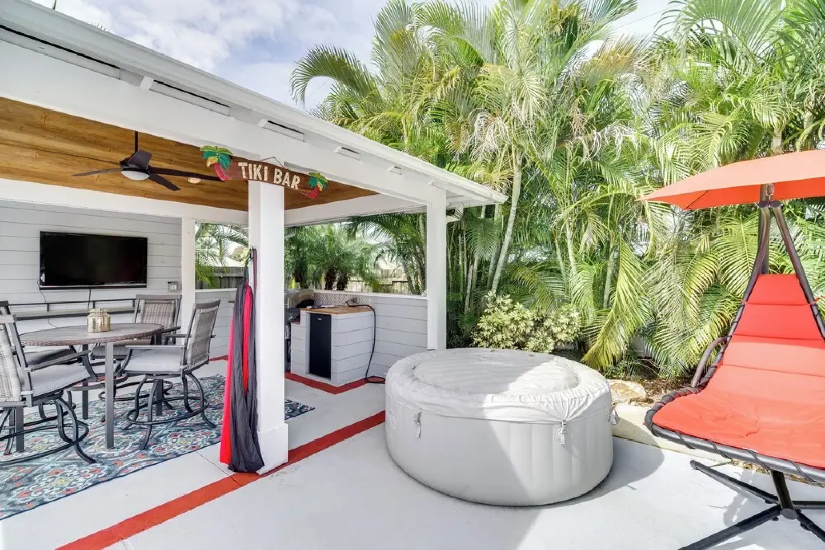 Sebastien Home w/ Pool & Gazebo - 8 Mi to Beaches!