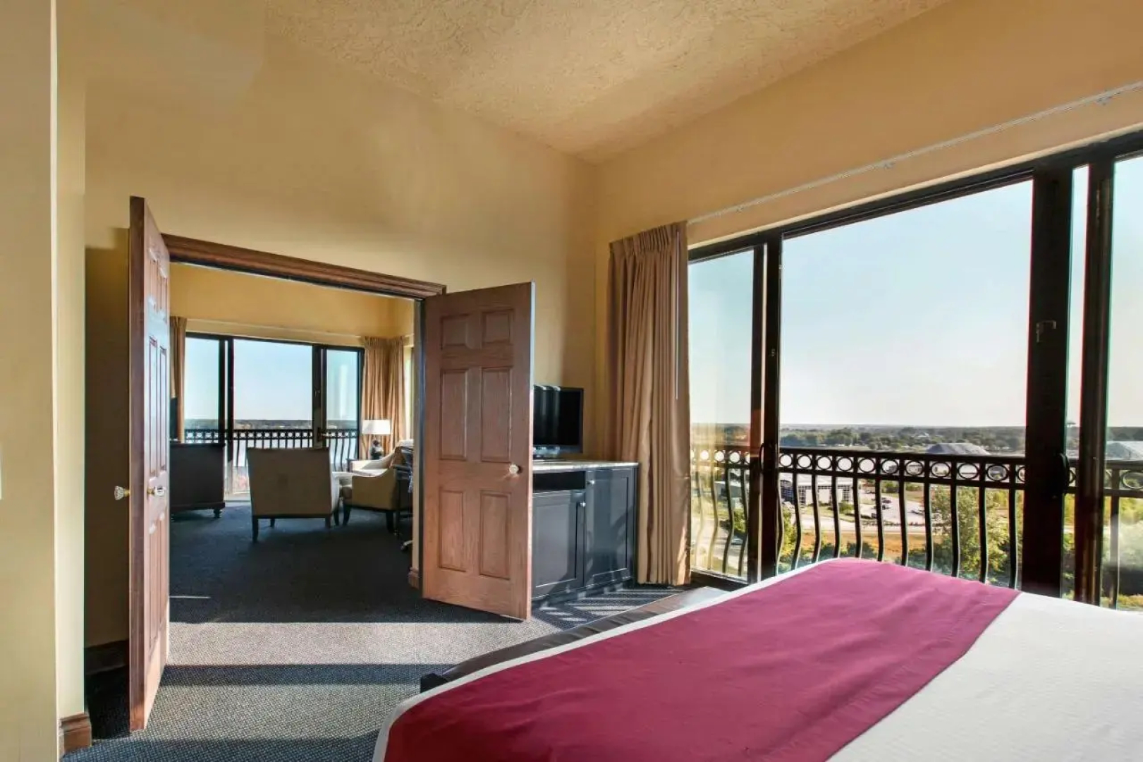 Shoreline Inn & Conference Center, Ascend Collection