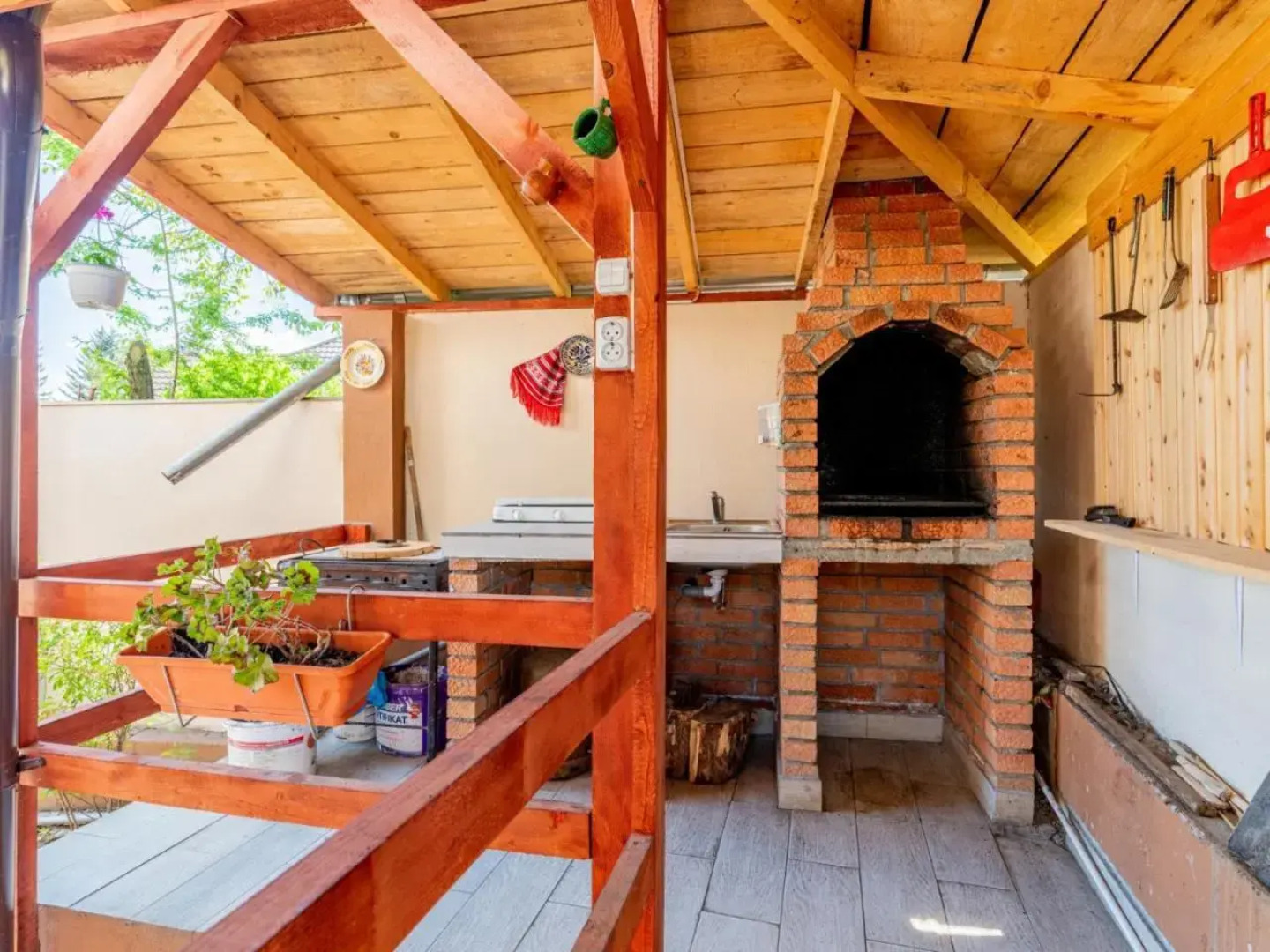 Pensiunile Casuta cu Trandafiri 1