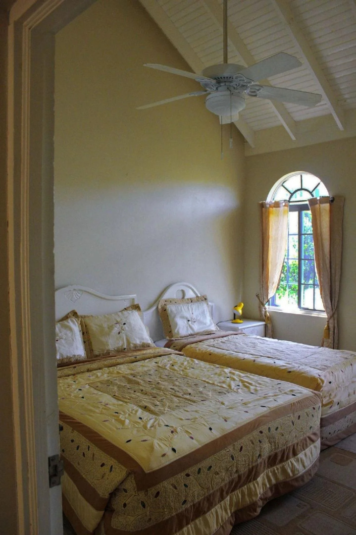 Retreat Guesthouse Luxury Suites