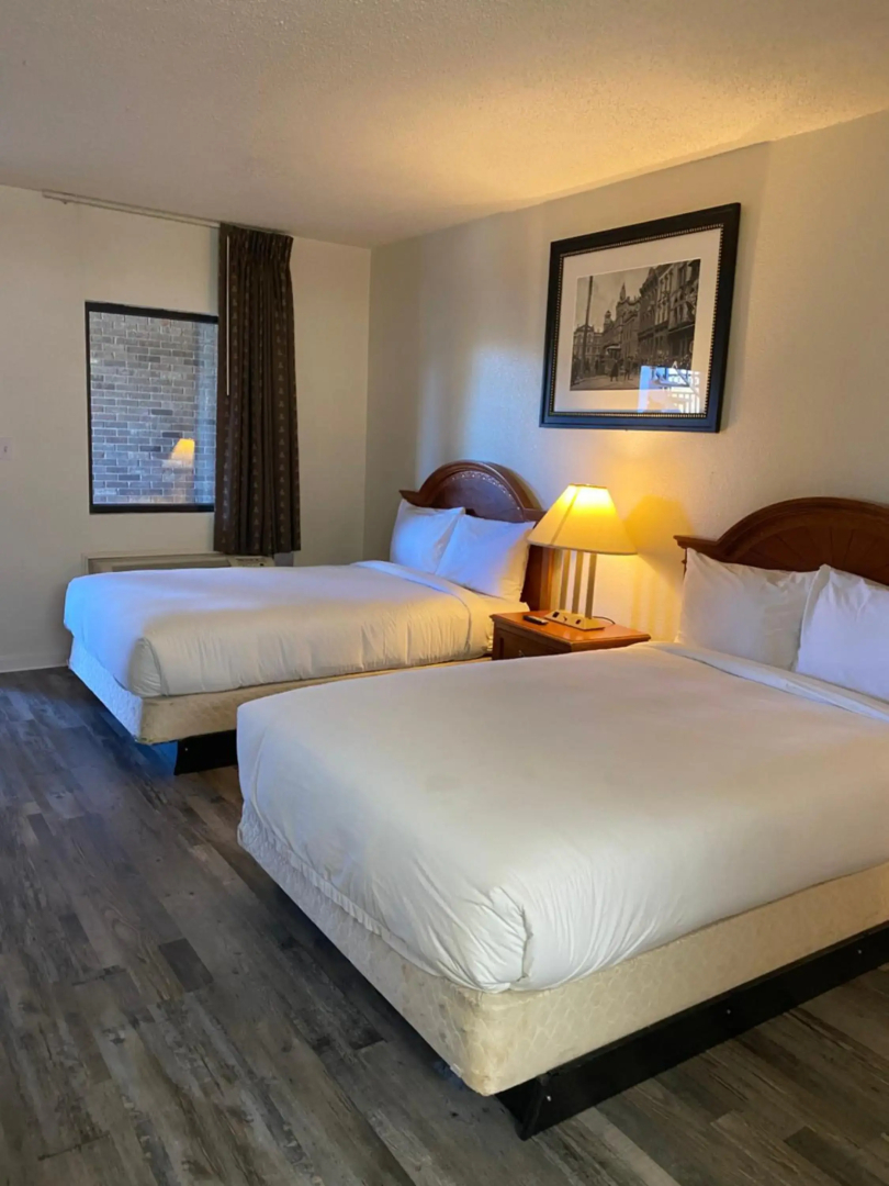 Travelers Place Inn & Suites