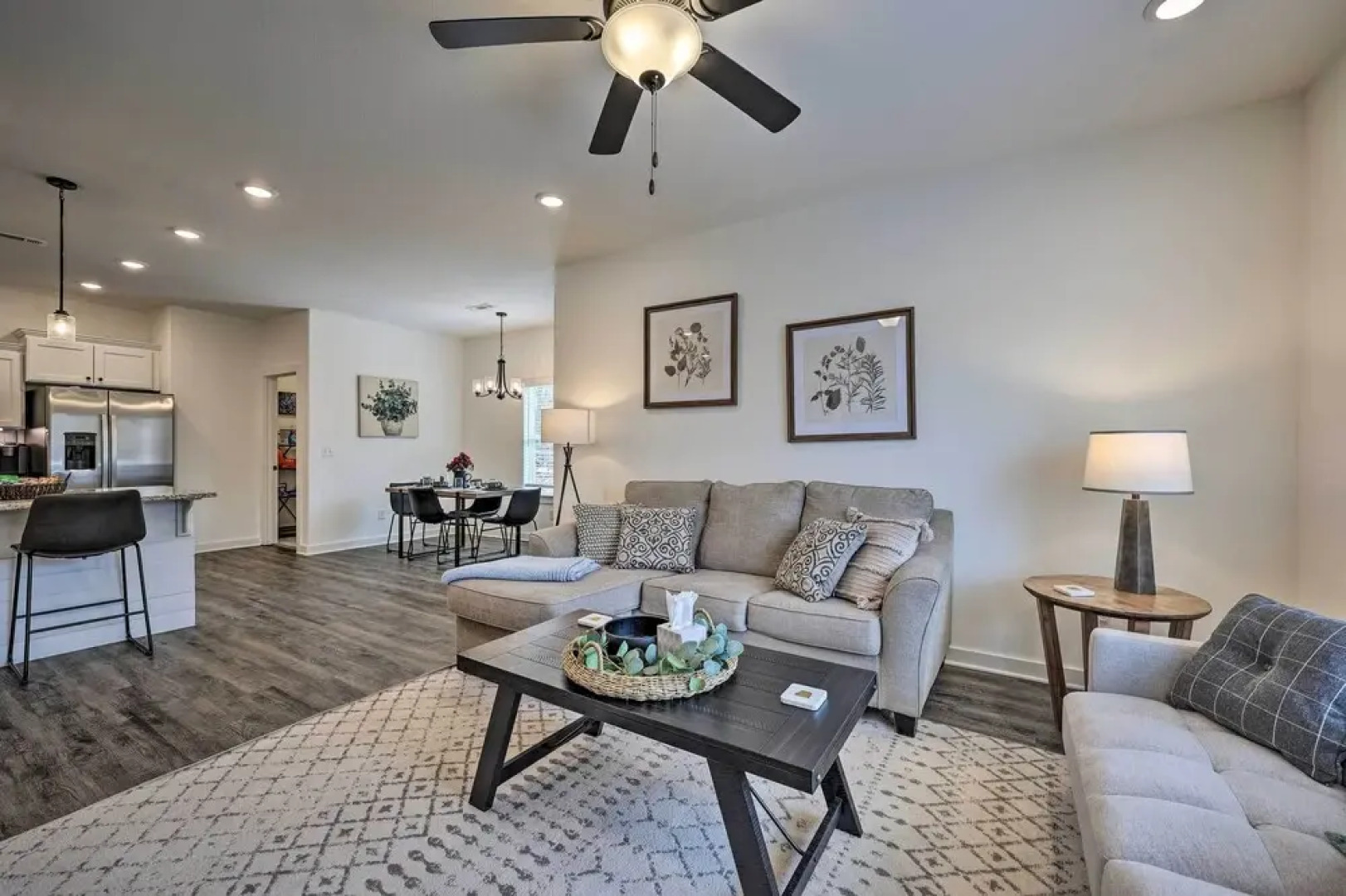 Newly Built Bella Vista Home Near Lakes