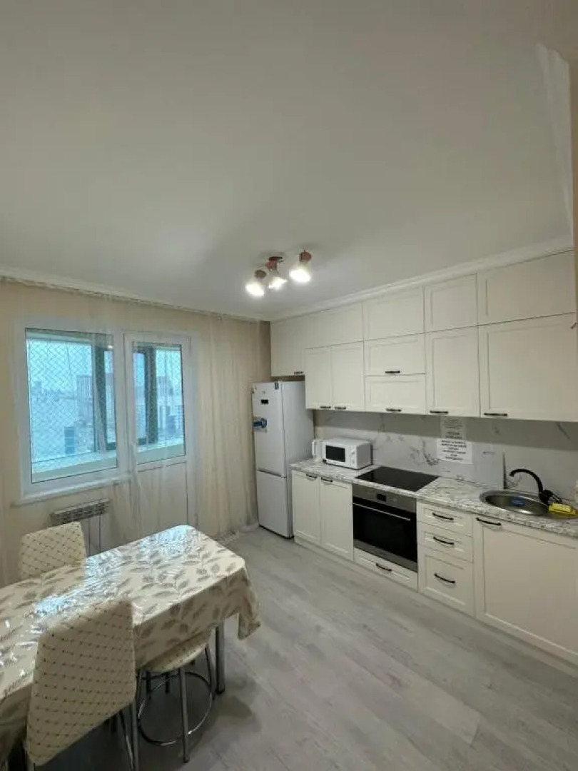 Улица Сарайшык 5а ЖК Лазурный