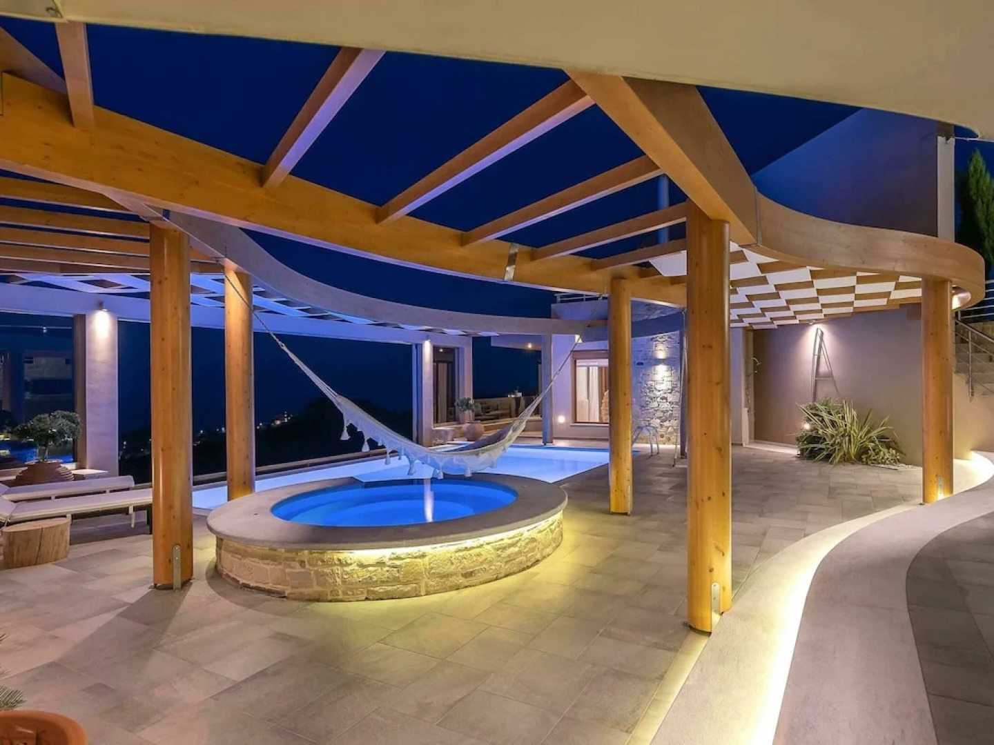 Luxury Villa With Heated Pool 700m to the Beach