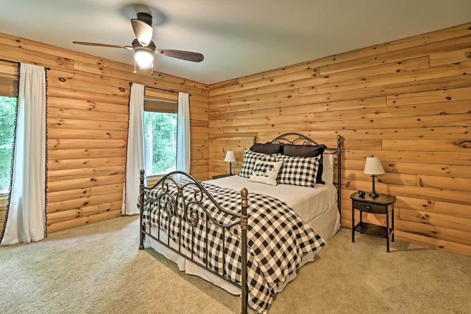 Quiet Cabin w/ Hot Tub ~ 15 Mi to State Parks!