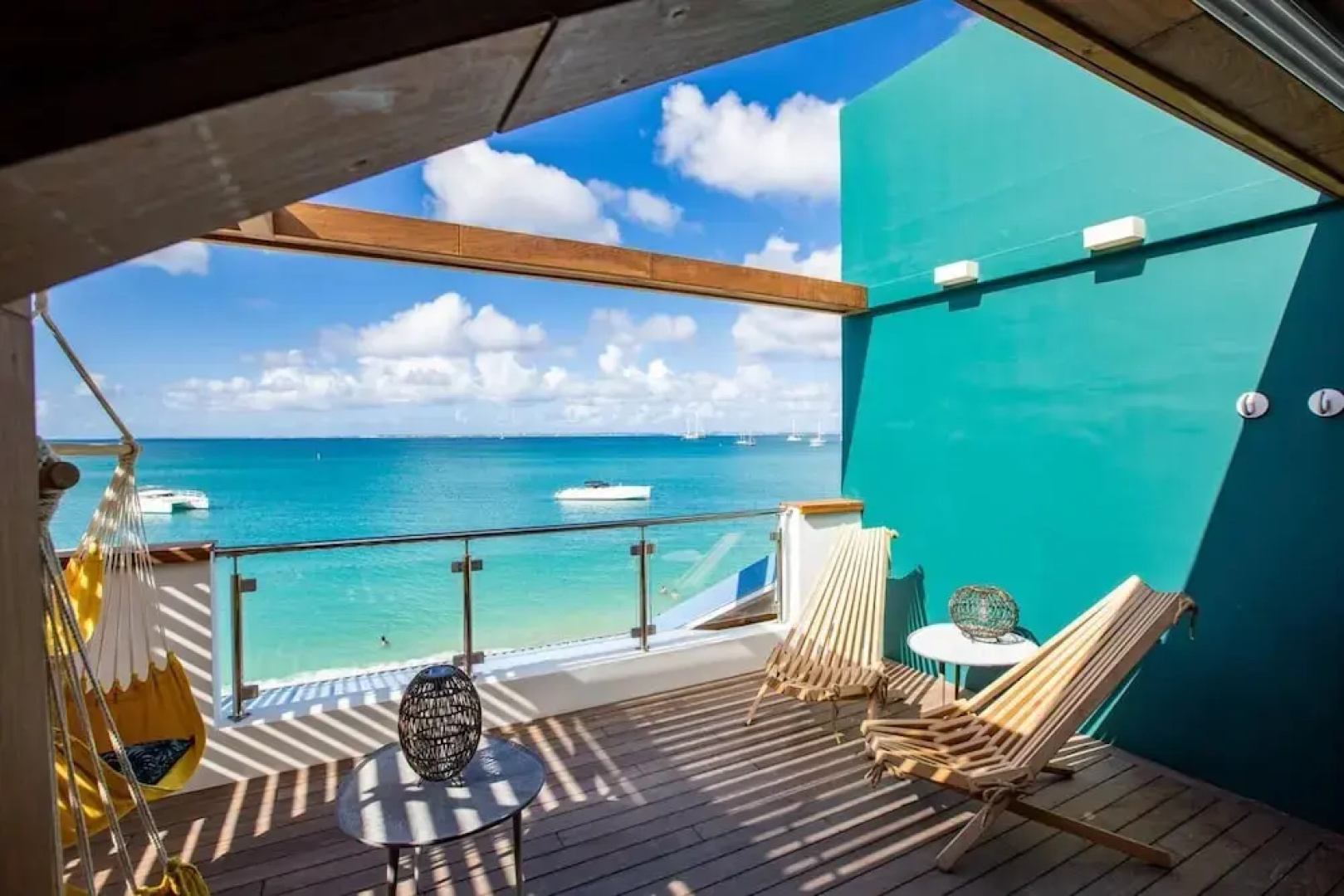 Remarkable 2-bed Apartment in Grand Case
