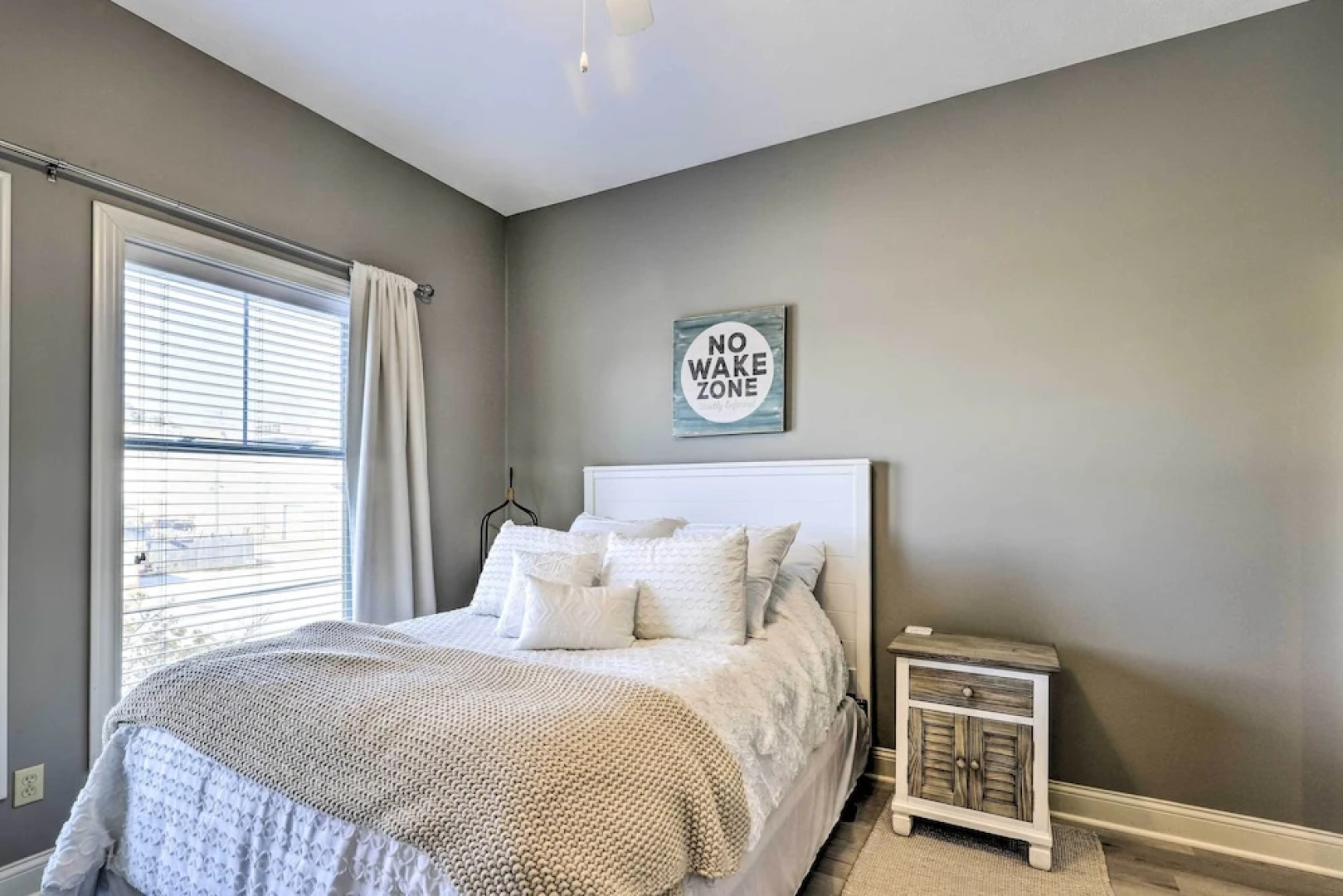 Dtwn Ludington Condo: Balcony, Walk To Beach!