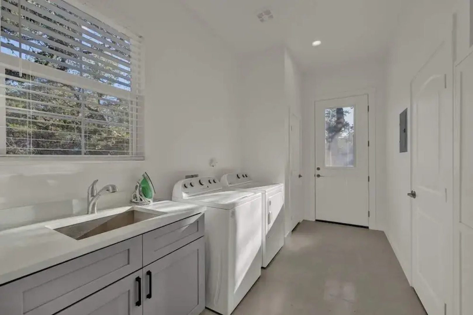 Serene Getaway Nestled in the Tx Hill Country!