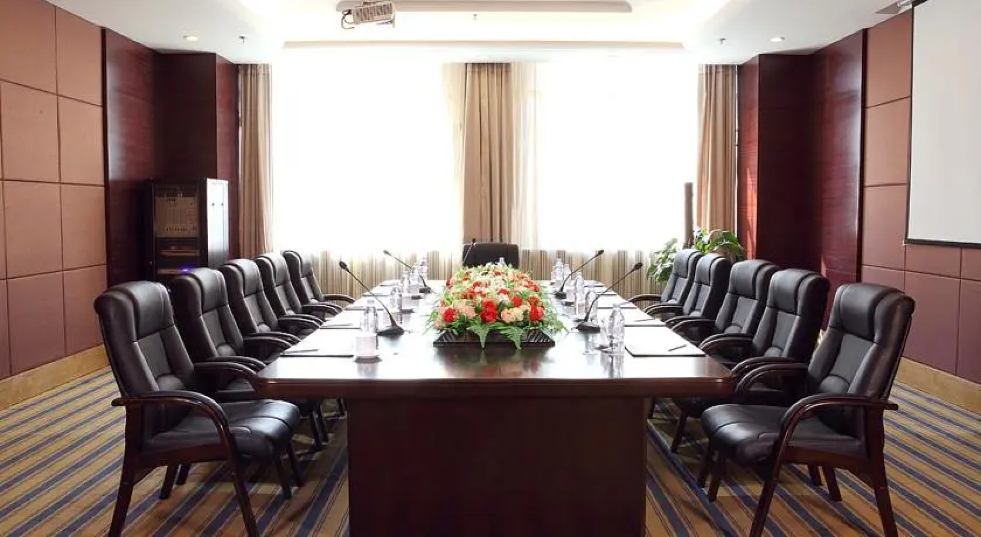 Xingtai Phoenix Hotel