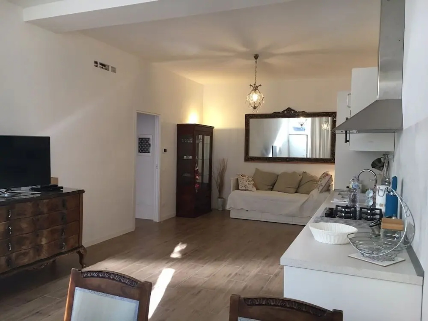 Elegant Flat 15 min From the Center of Milan