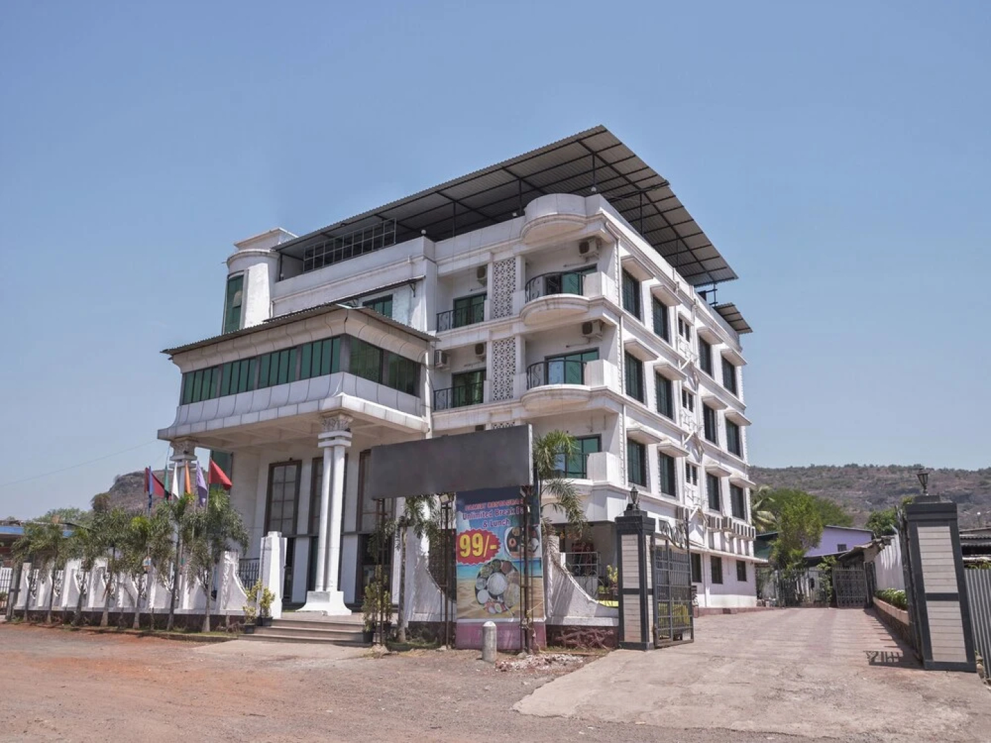 OYO 12204 Hotel Sai Sagar