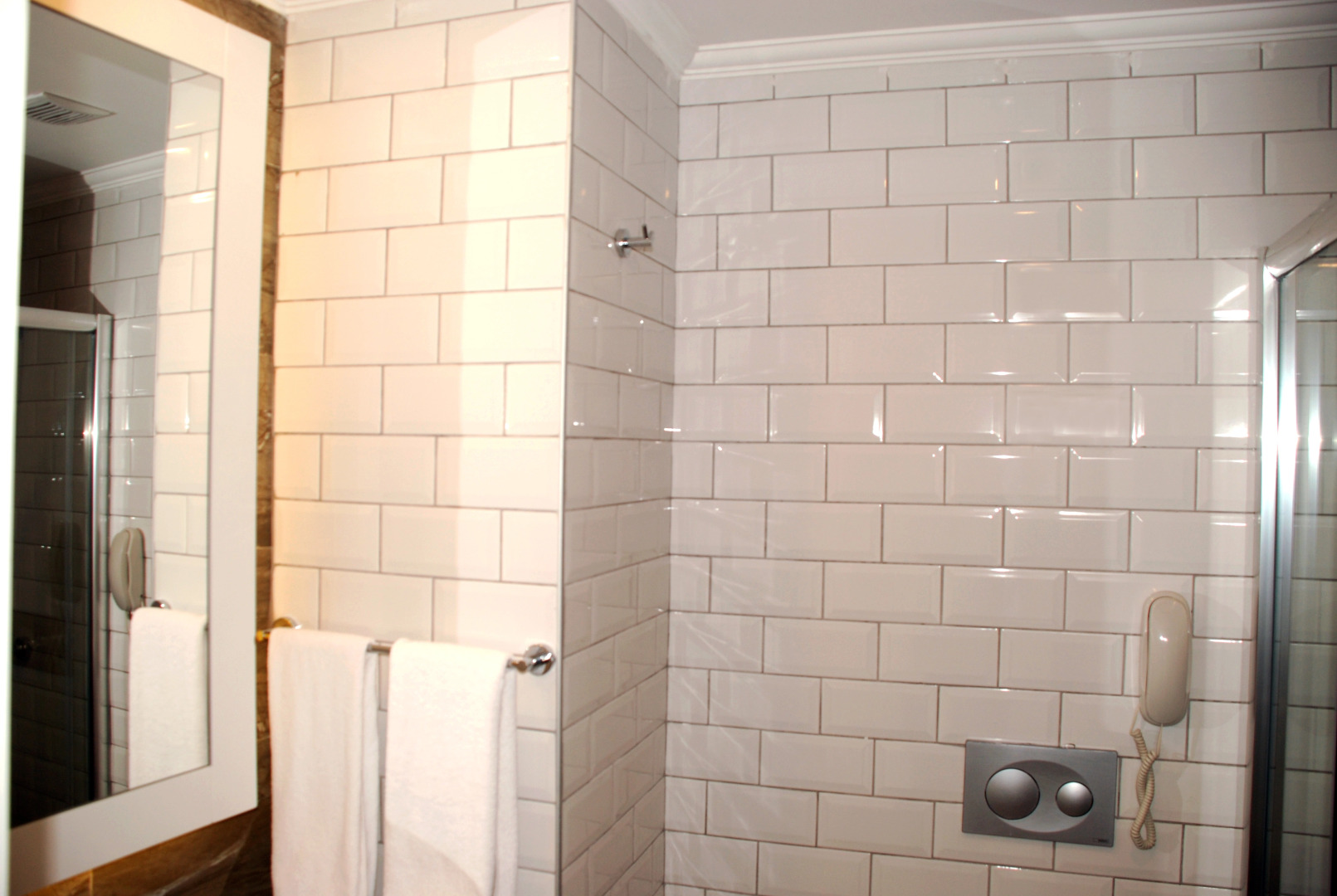 Port River Hotel & Spa