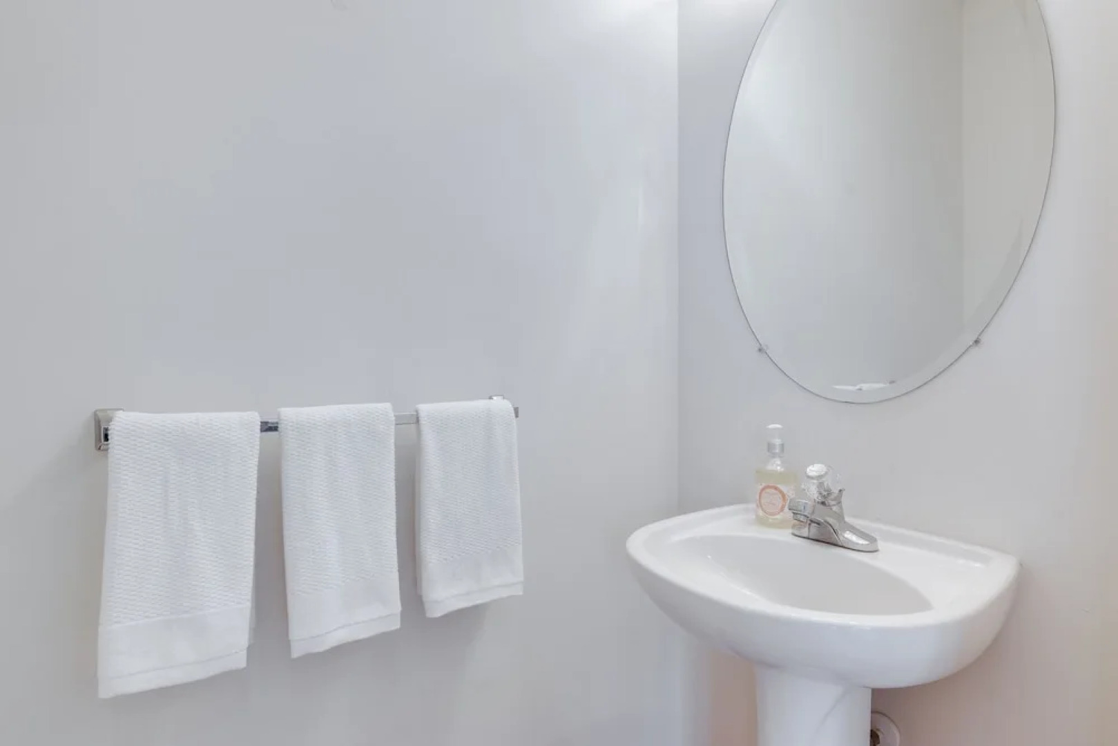 Shared Pool & Bay Access: Ocean View Retreat