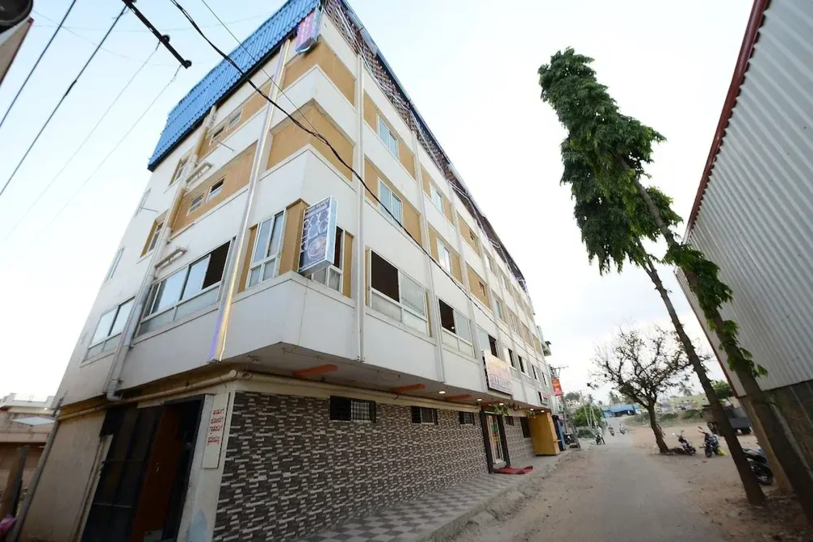 SPOT ON 37153 Karavali Paradise