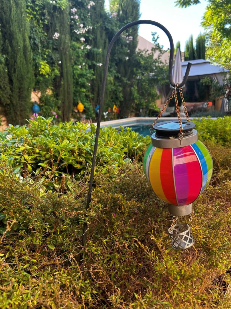 Self Catering Garden Apartment with a Private Garden and Shared Pool