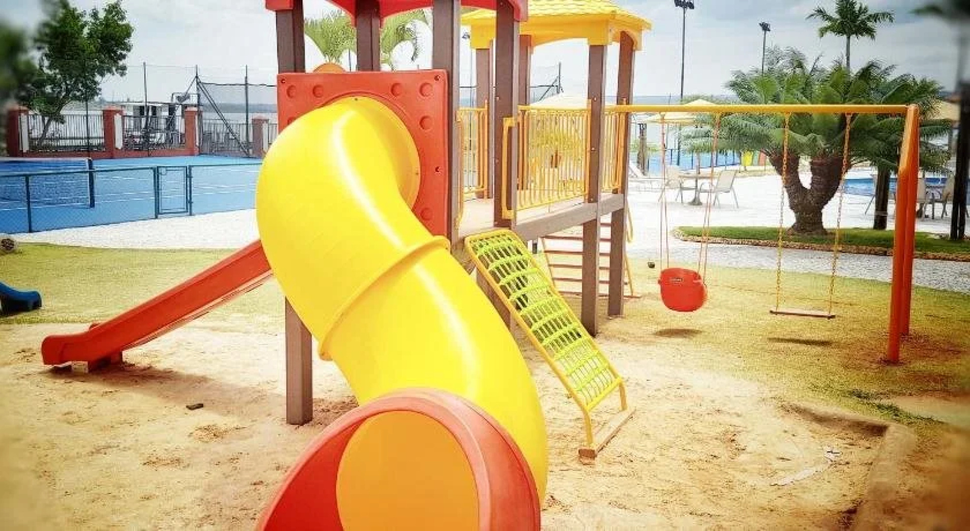 Lake Side Apart Hotel