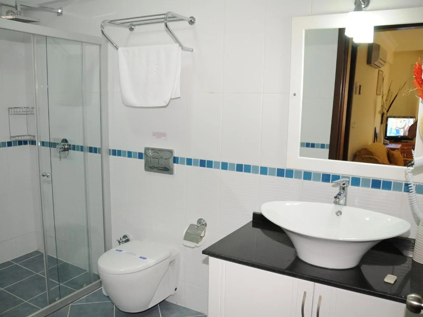 Sea Breeze Hotel & Apartments