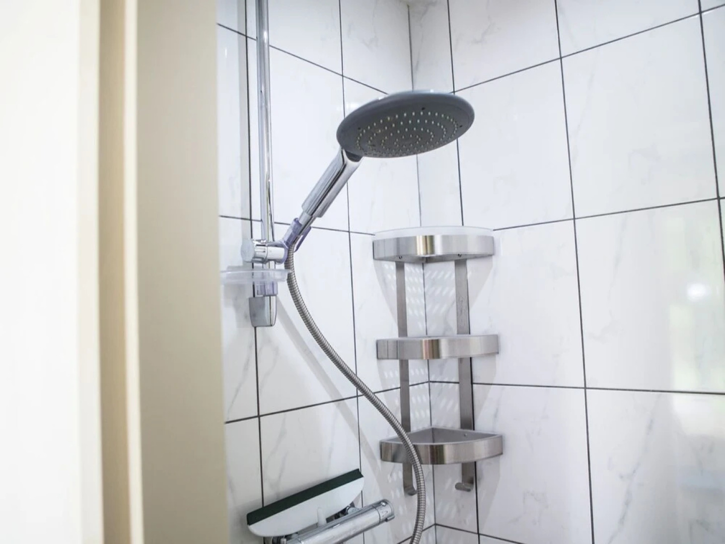 Peaceful Holiday Home in South Holland by the Lake