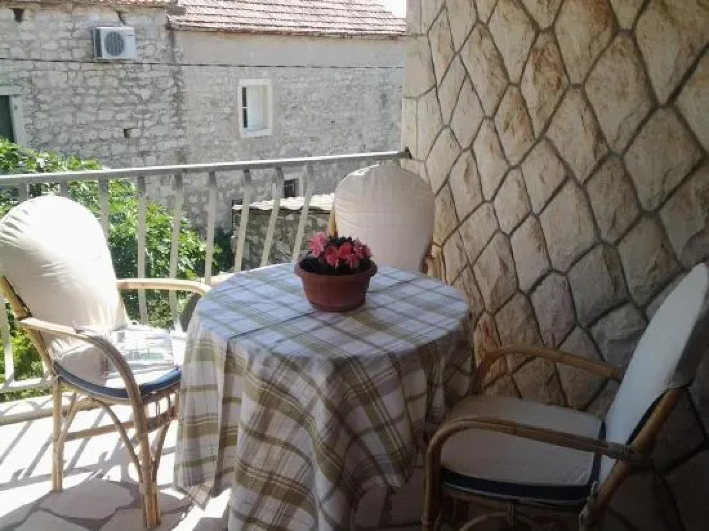 Apartments Vini and Ivana