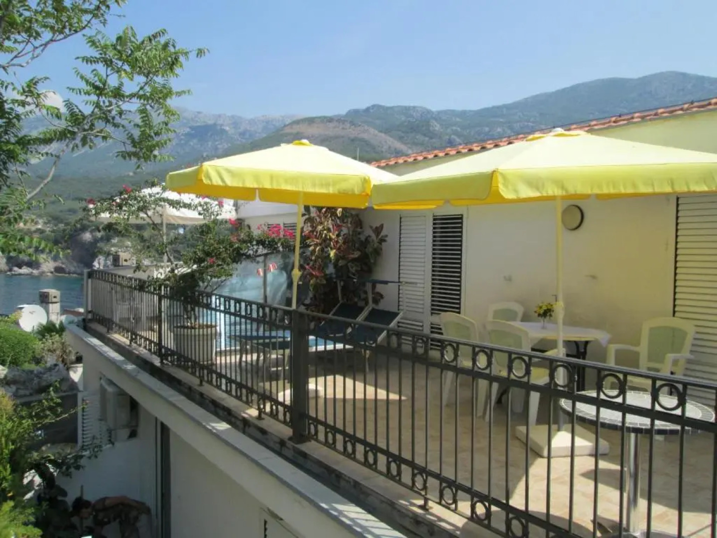 Apartments Mitrovići Miločer