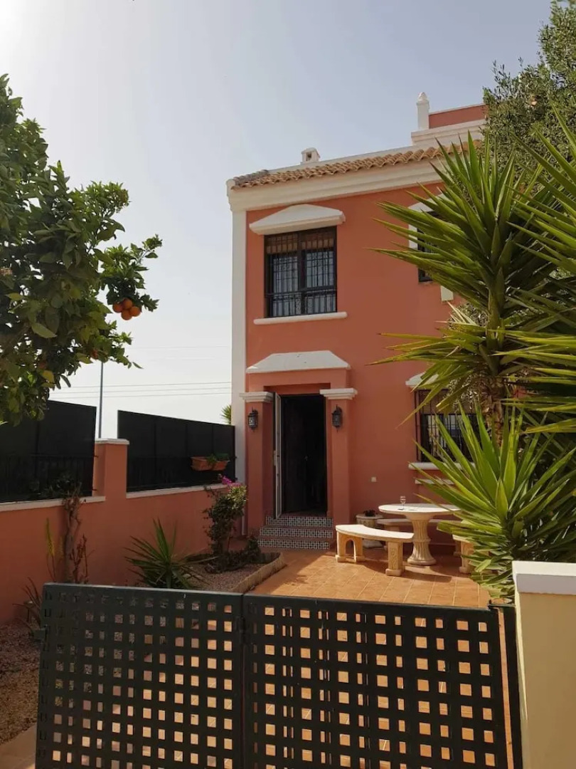 Three Double Bedroom Townhouse in Lovely Village