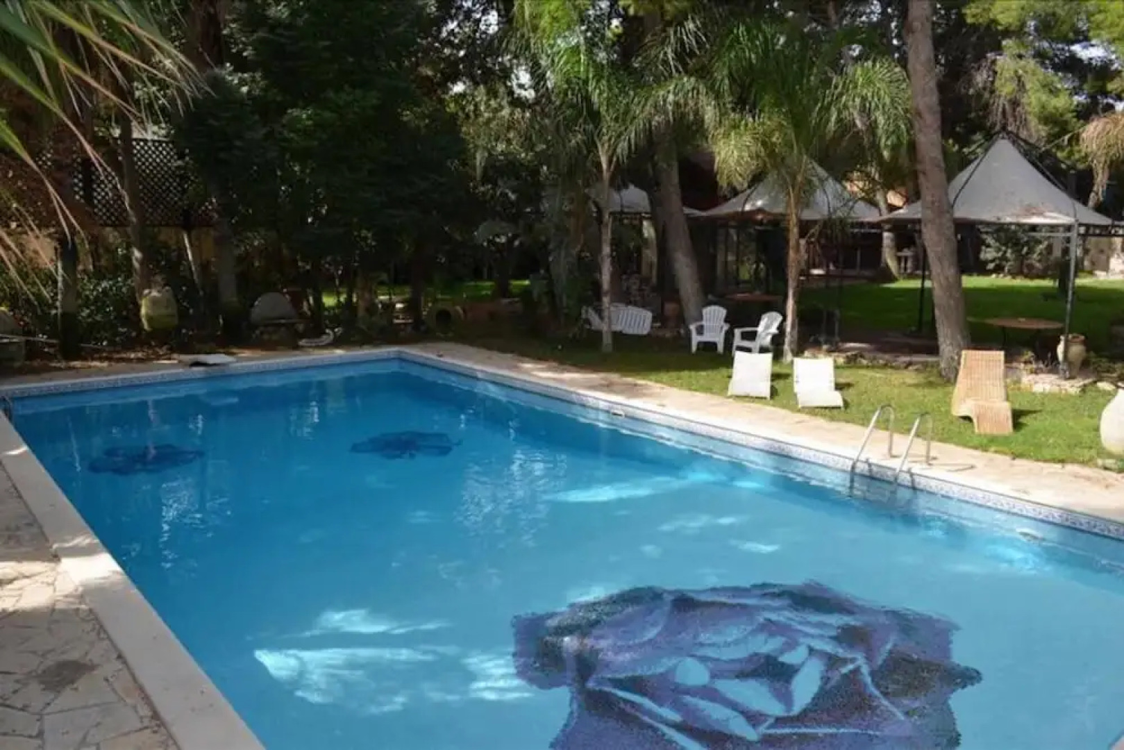 Casa Rubino - Confortevole Casa con Ampio Spazio Esterno e Piscina Privata