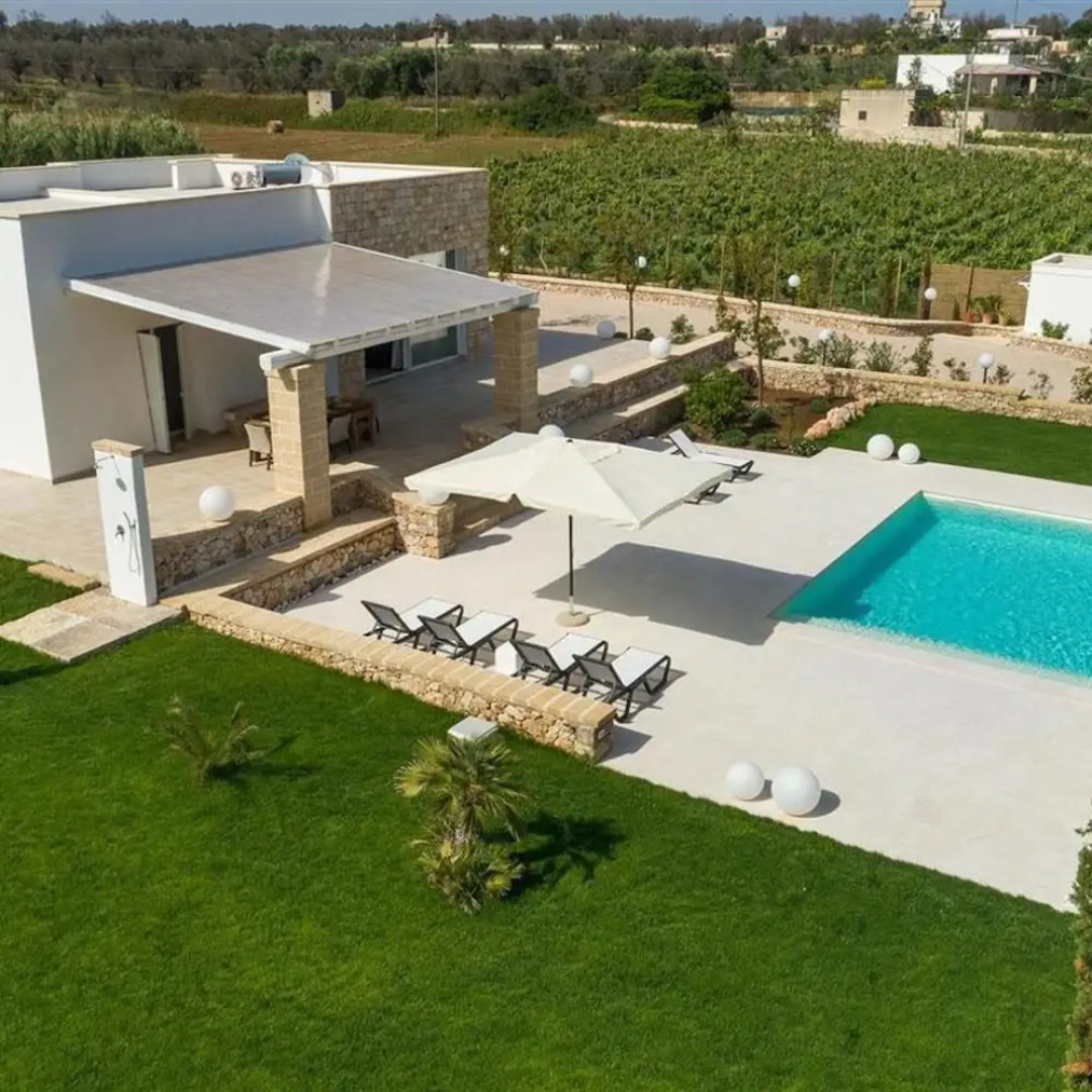 1619 Villa Eneide in Pescoluse Posto Vecchio